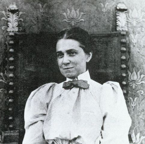 Anne L. Gregory (Van Briggle), 1900