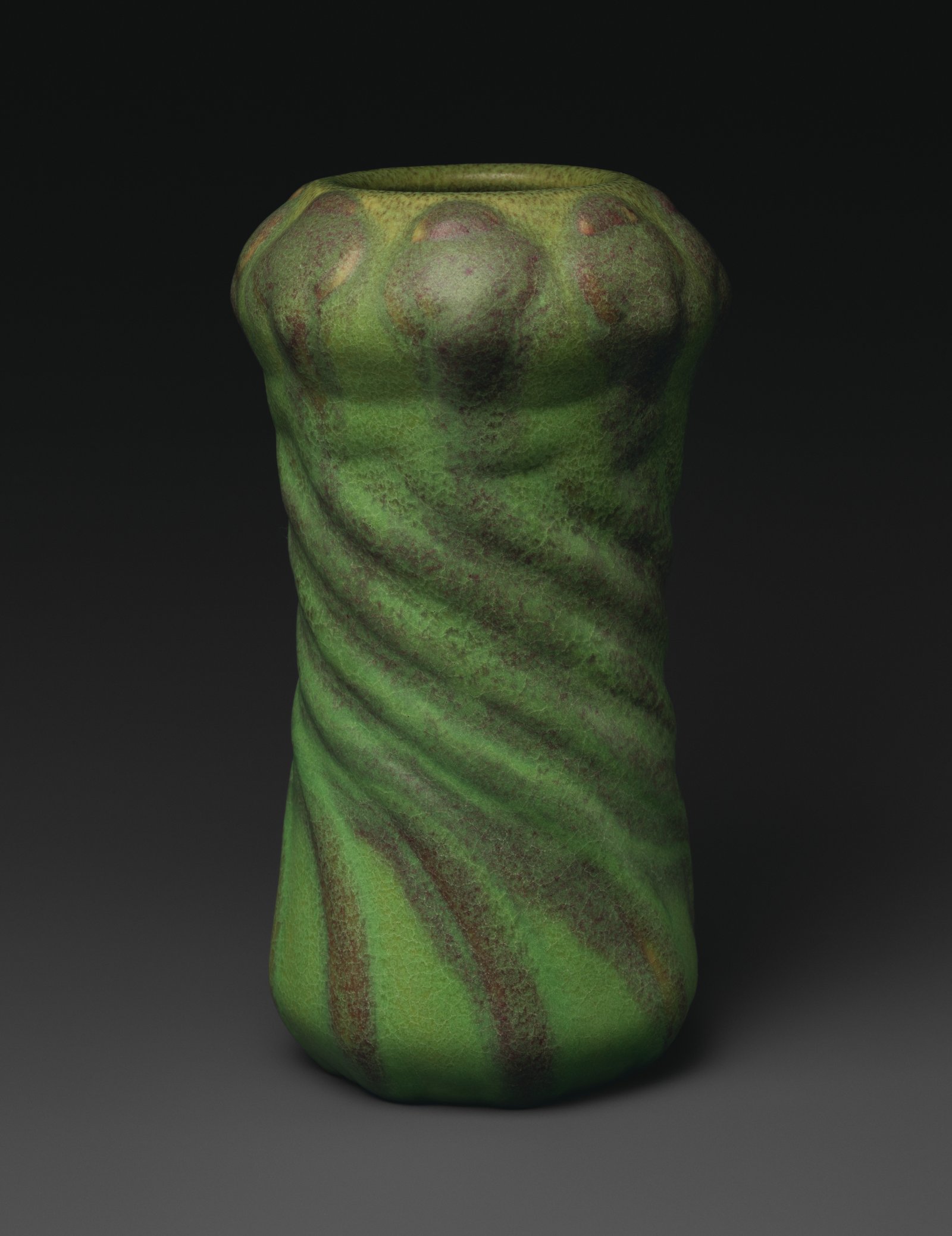 Vase with Poppy Seed Pods (1903)